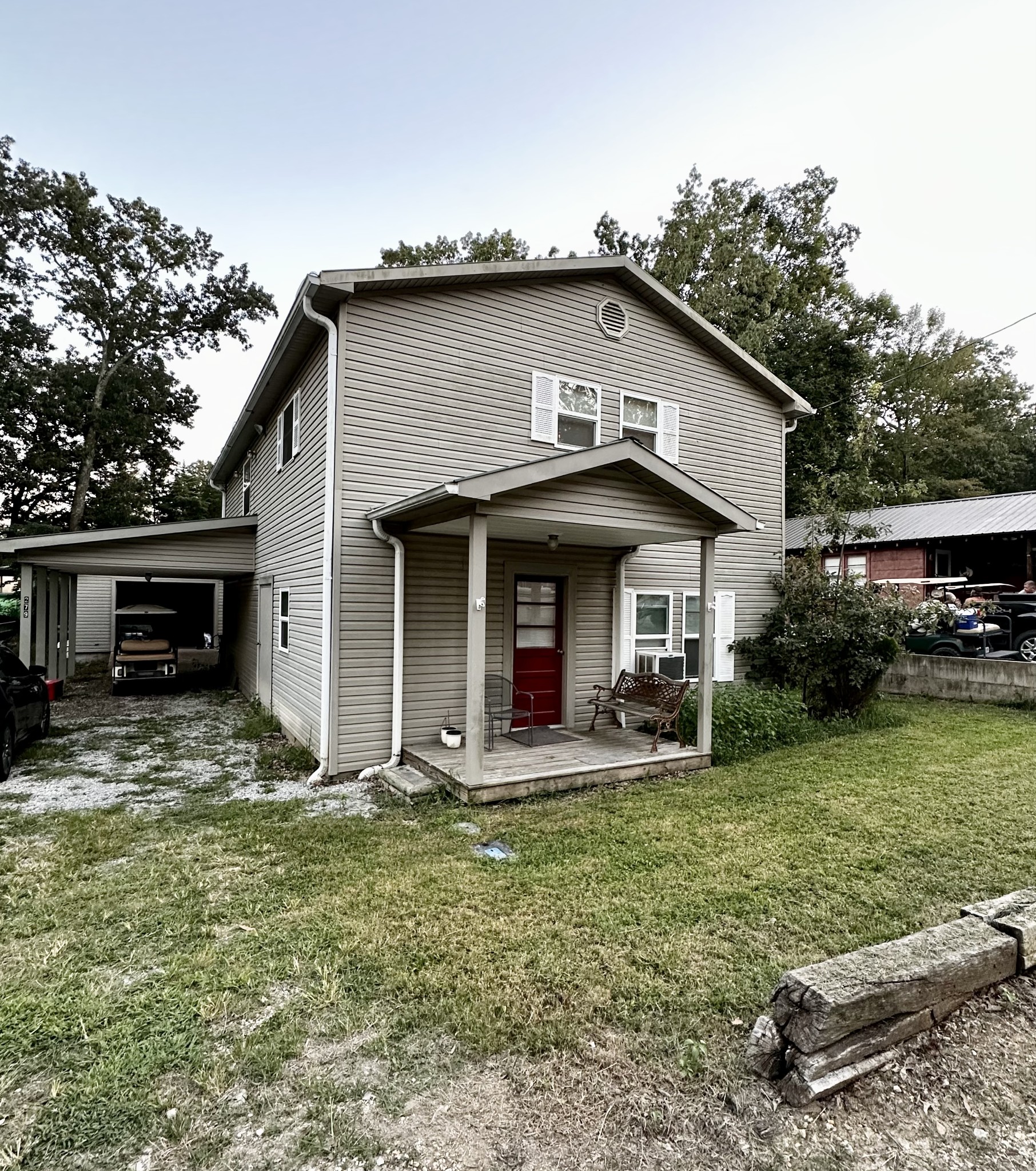 279 Tennessee Dr Property Photo 2