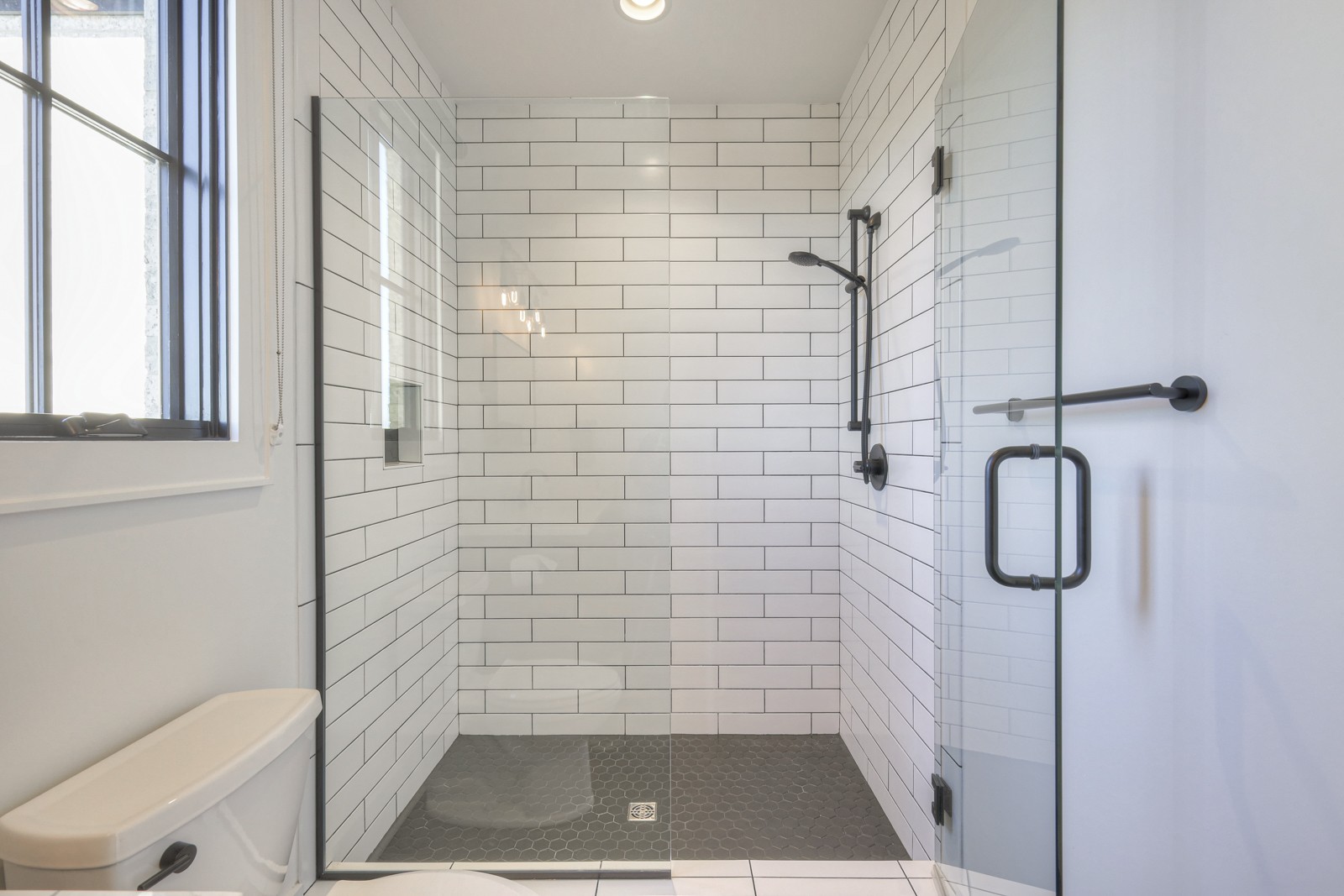 1408 Amesbury Ln Property Photo 45