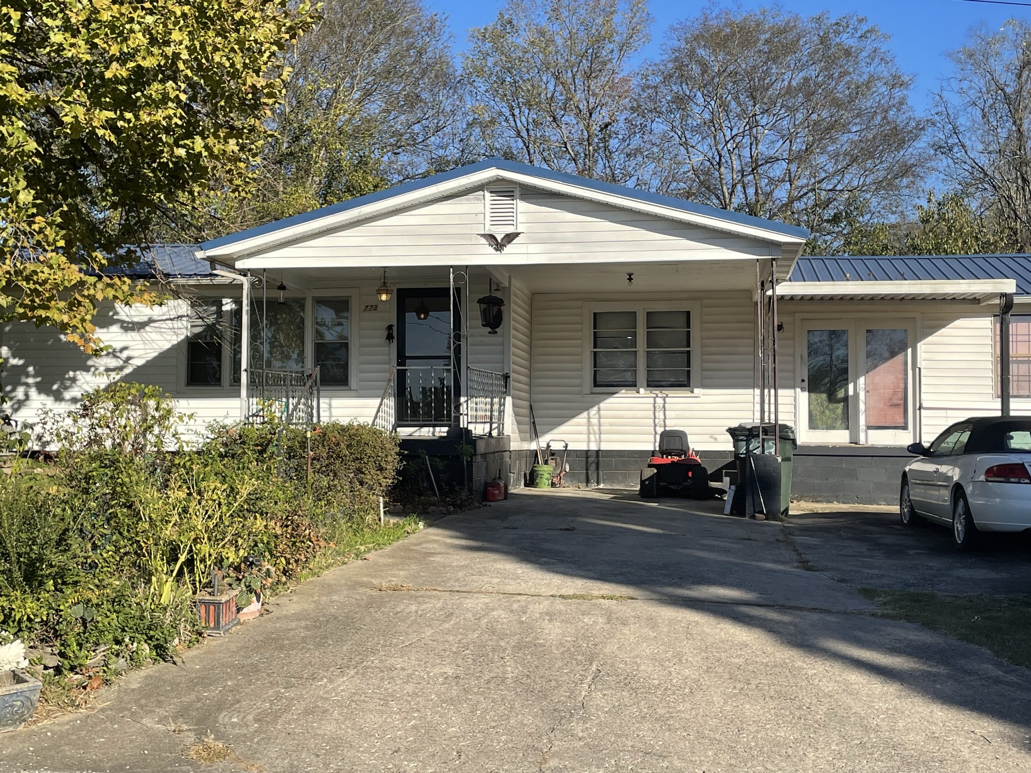 773 Anthony St Property Photo 2