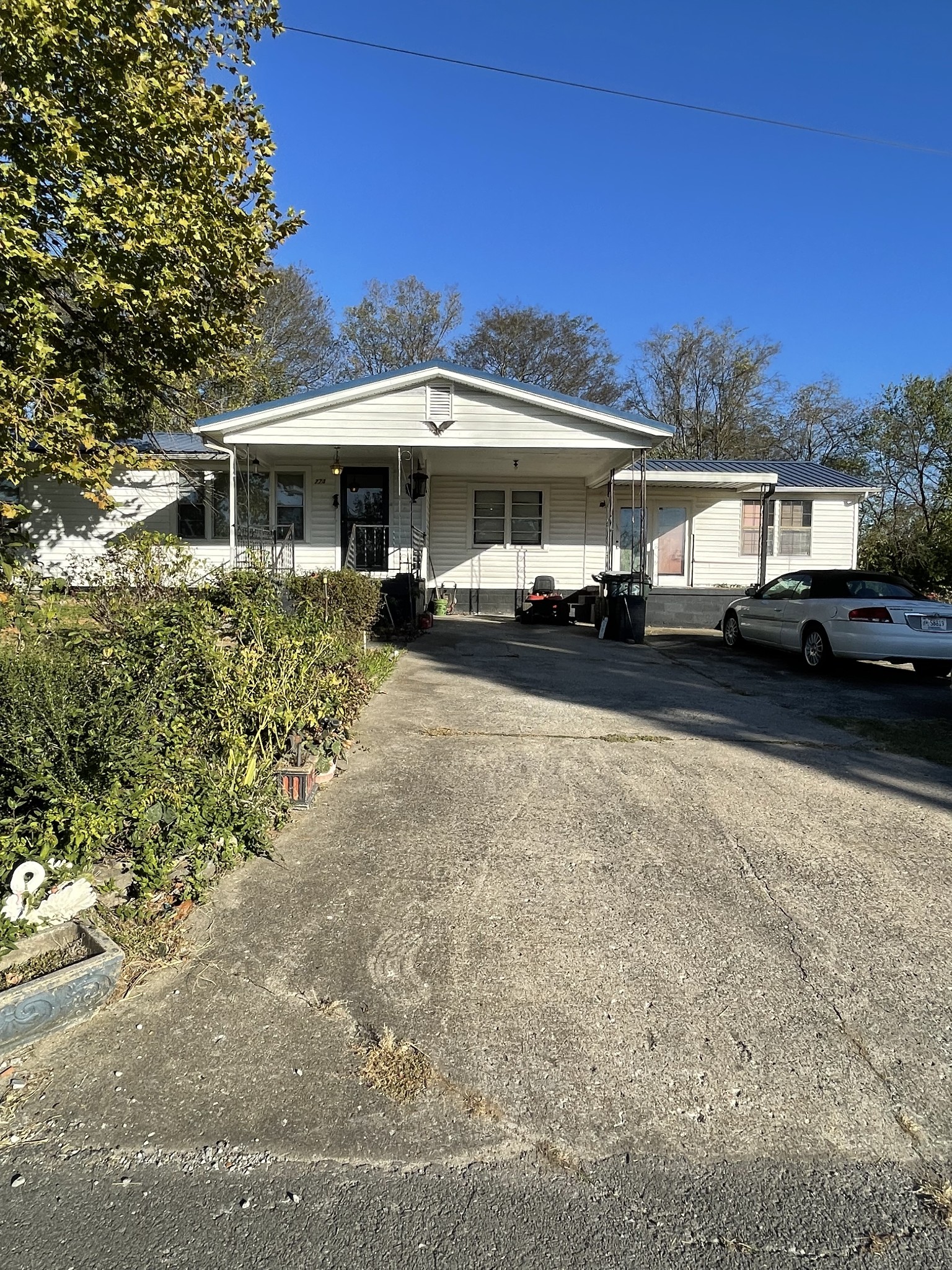 773 Anthony St Property Photo 4