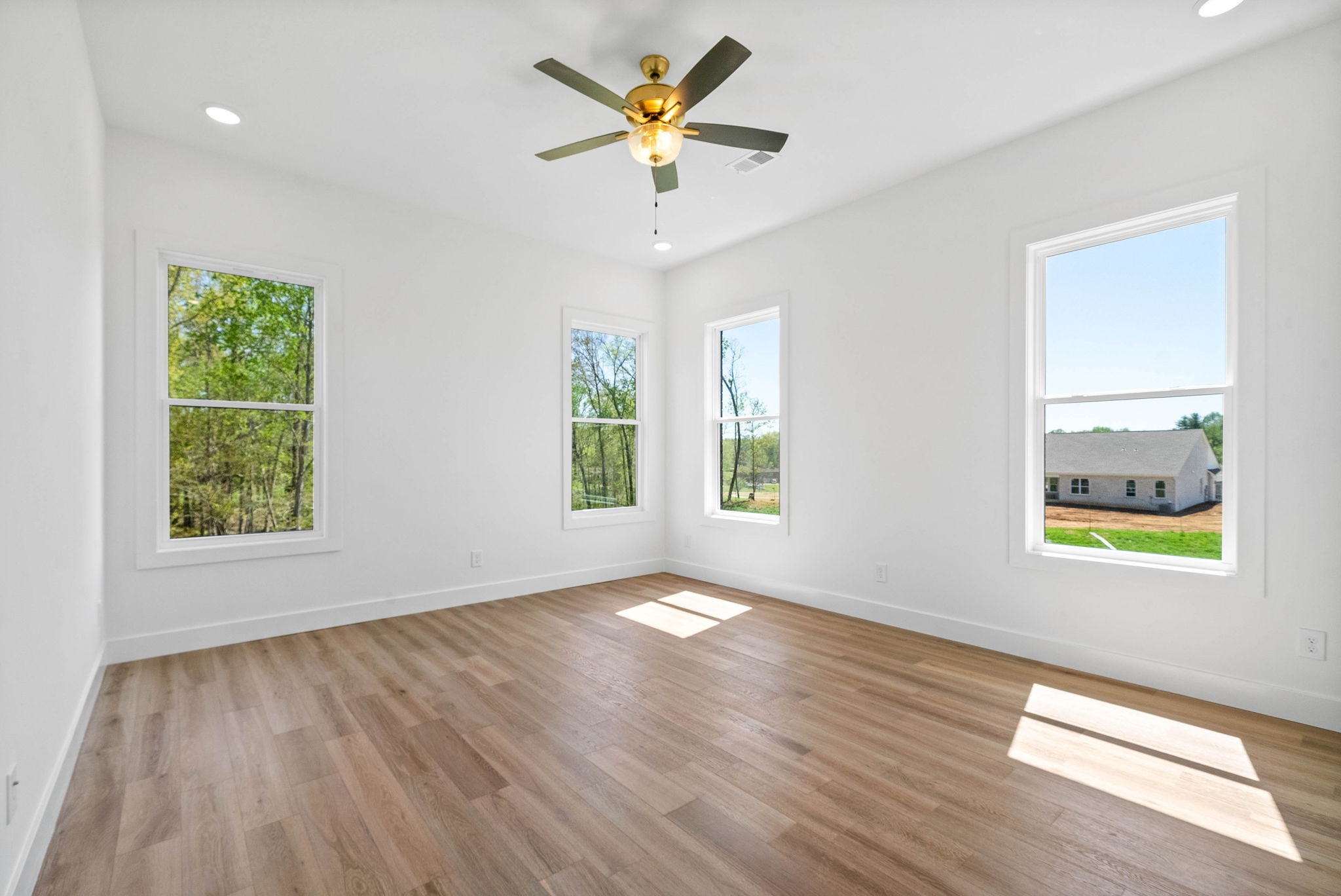 411 Blue Ridge Ct Property Photo 21