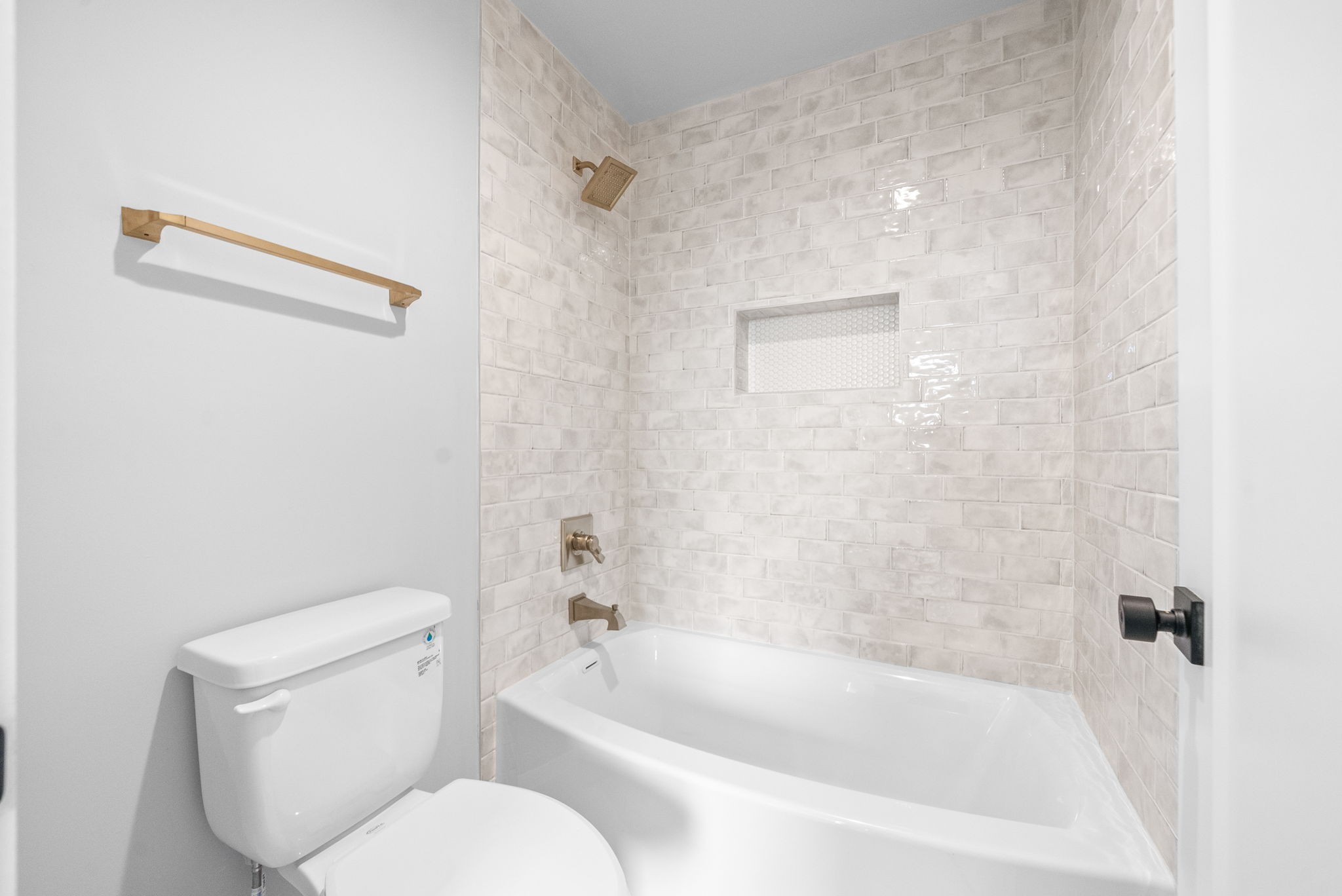 2307b Burns St Property Photo 60