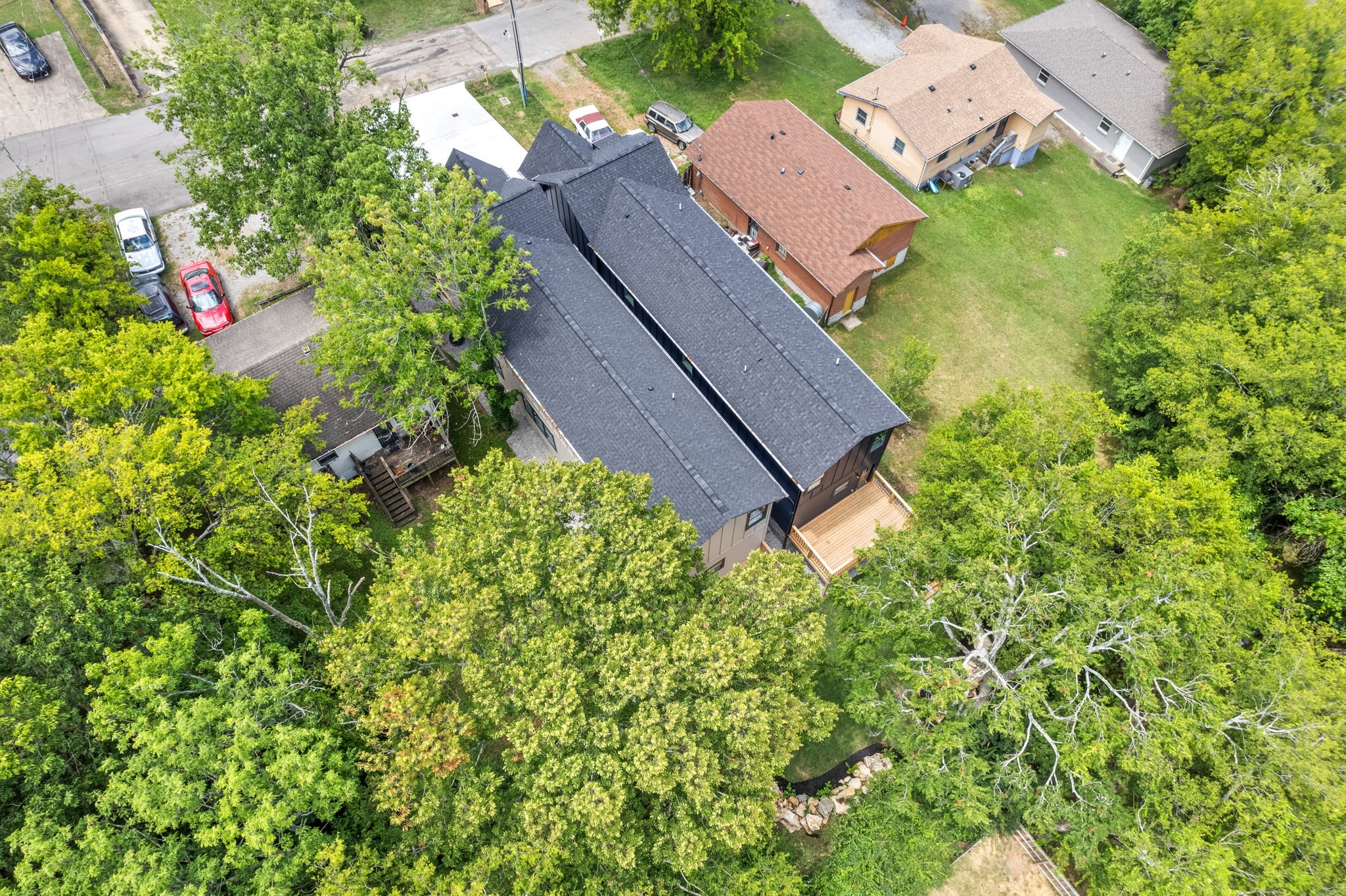 2307b Burns St Property Photo 75