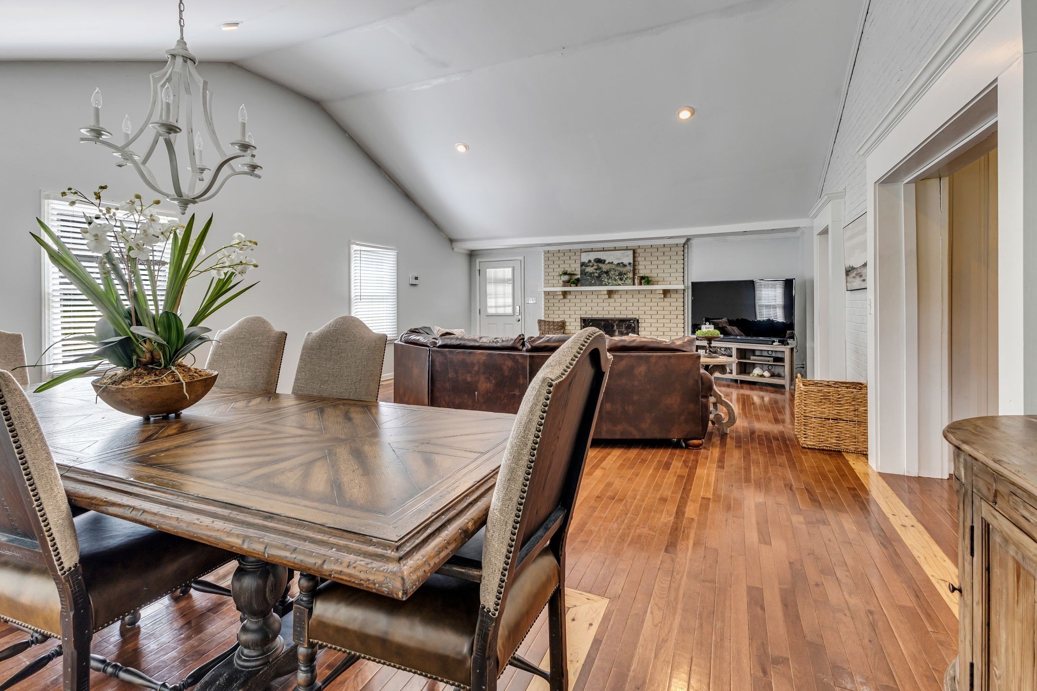 9005 Highway 100 Property Photo 12