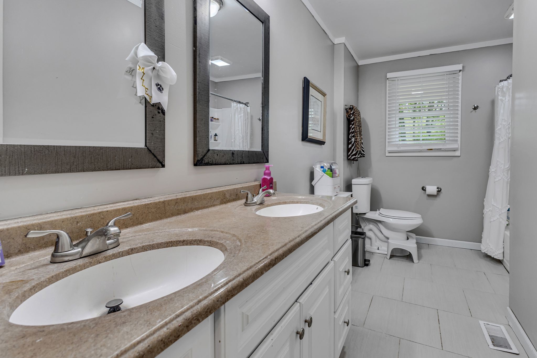 9005 Highway 100 Property Photo 14