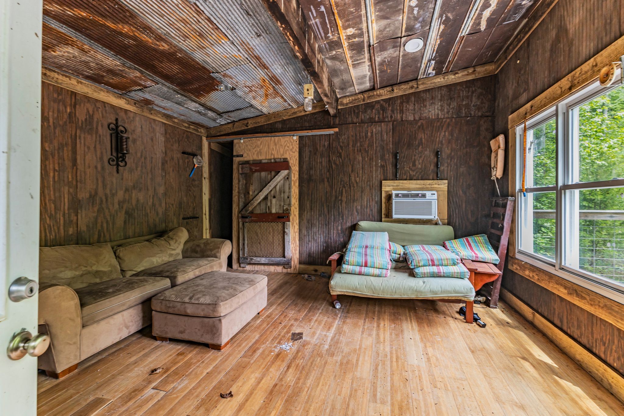 9005 Highway 100 Property Photo 23