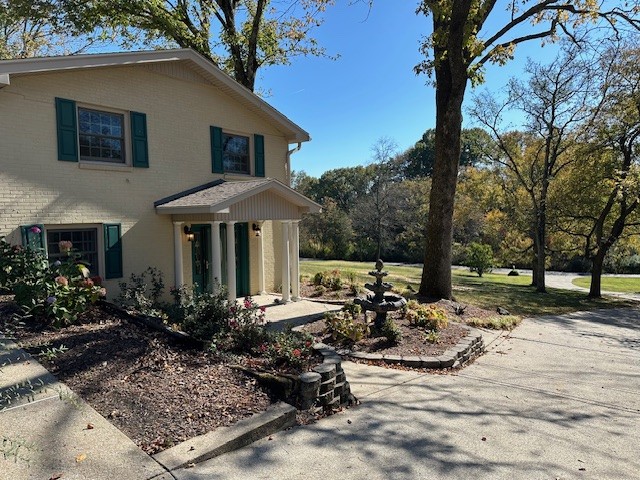 181 Allen Rd Property Photo 2