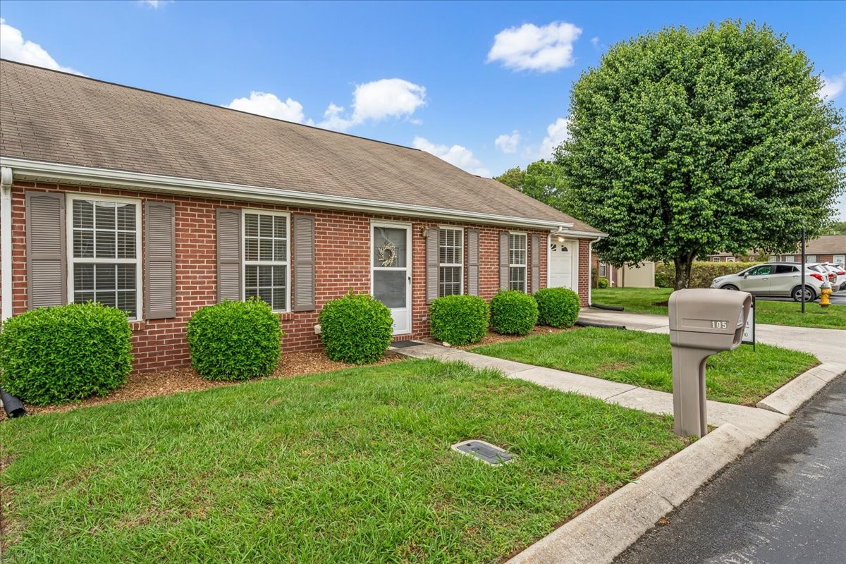 105 Middleton Ct Property Photo 3
