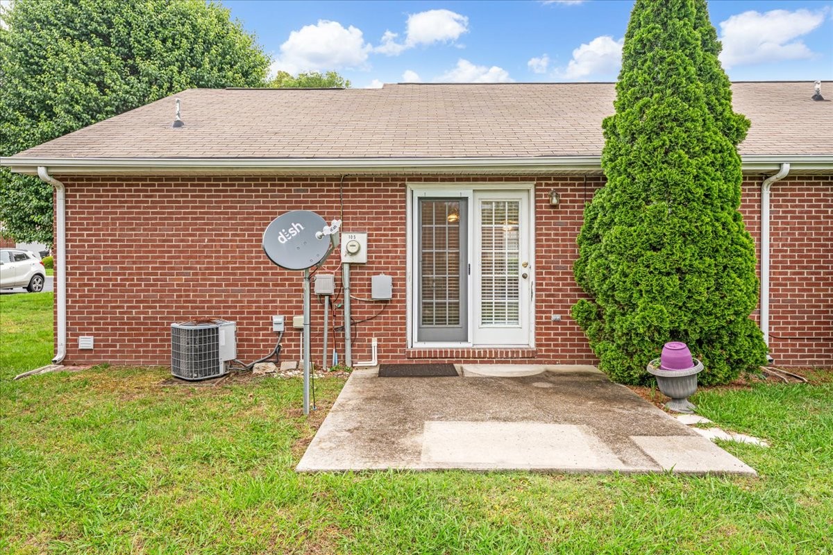105 Middleton Ct Property Photo 4