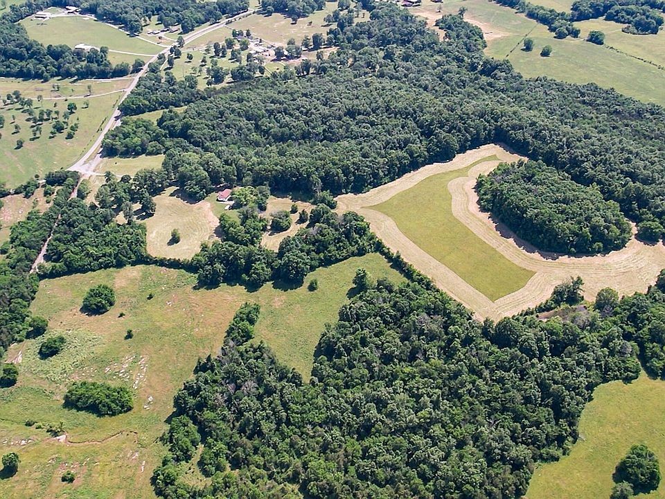 775 Railroad Rd Property Photo 3