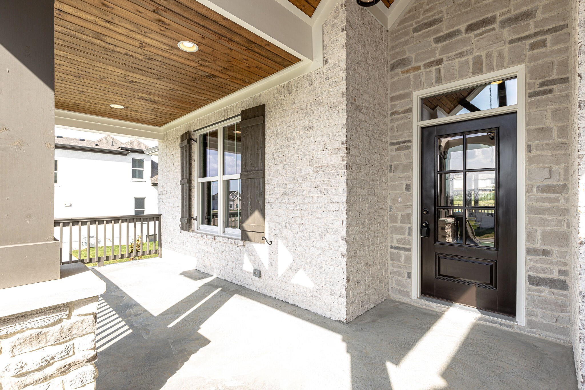 3053 Henley Way Property Photo 4