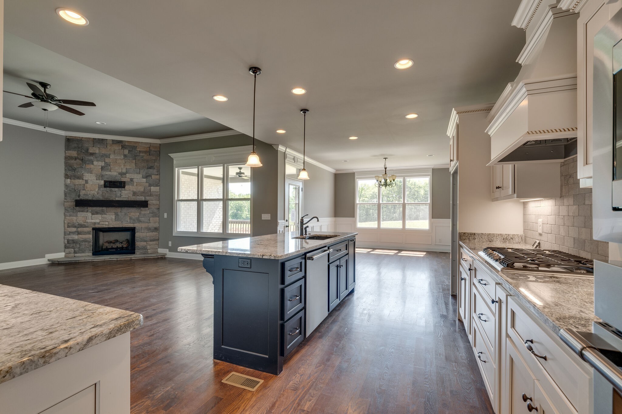 3053 Henley Way Property Photo 12