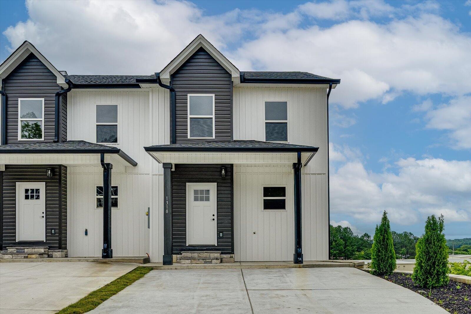 1318 Unity Drive, Ne Property Photo 1