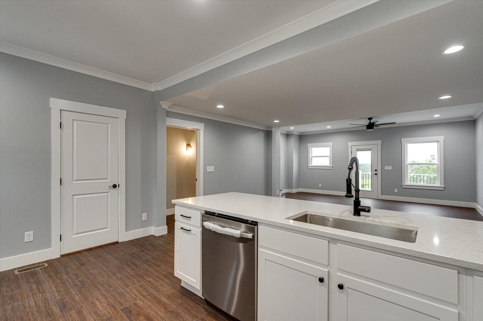 1322 Unity Drive, Ne Property Photo 9