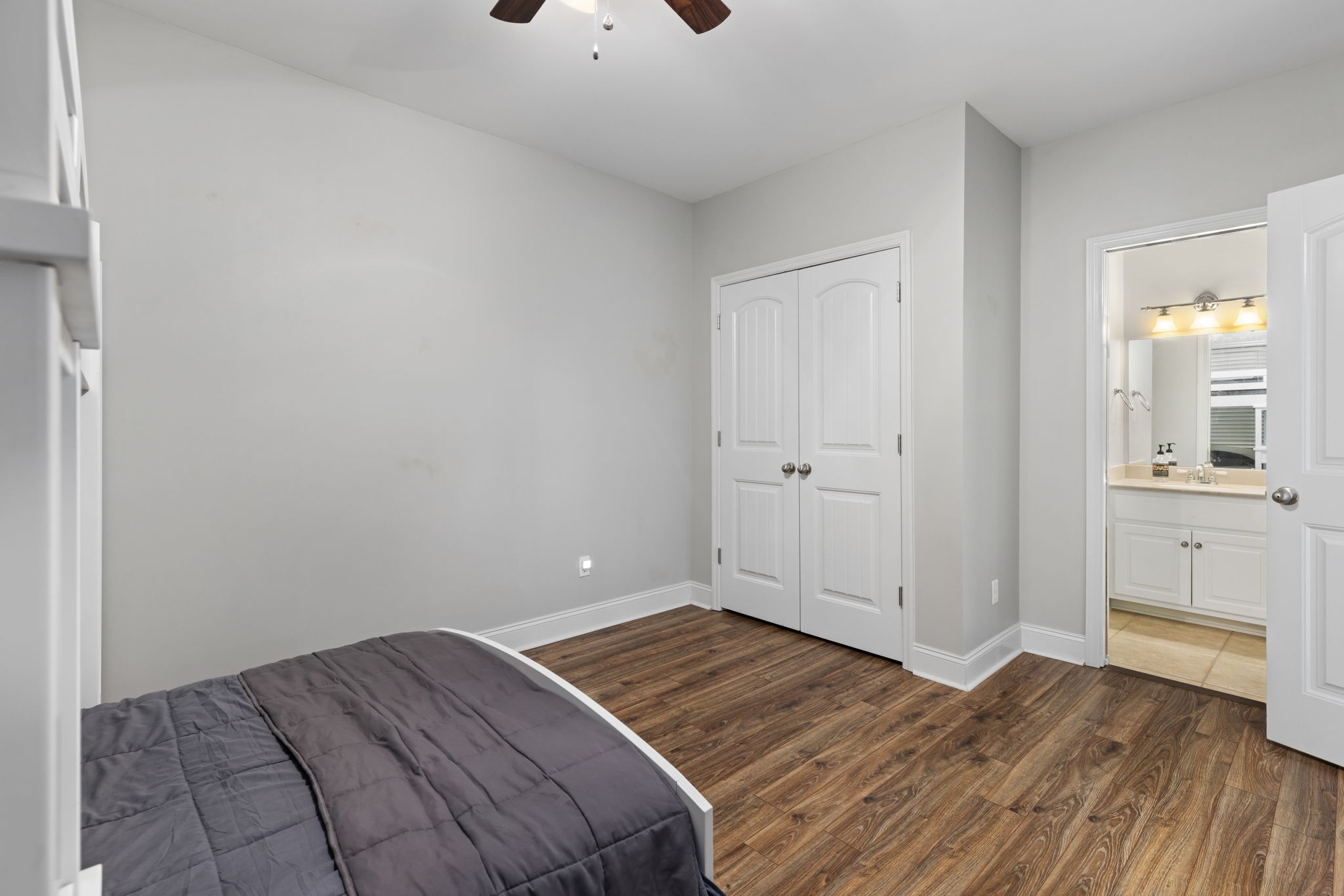 5590 Bay Village Dr Property Photo 42