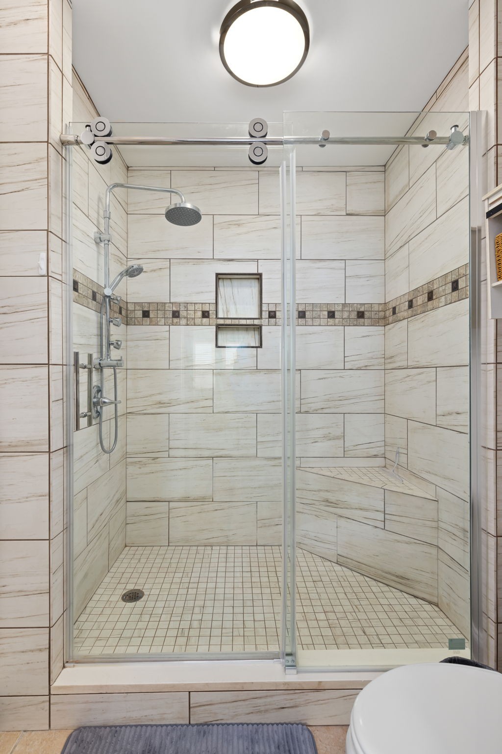 5590 Bay Village Dr Property Photo 45