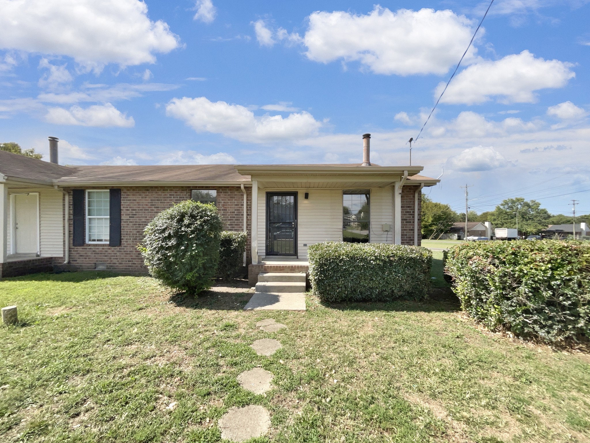 200 Fawnwood Court Property Photo 1