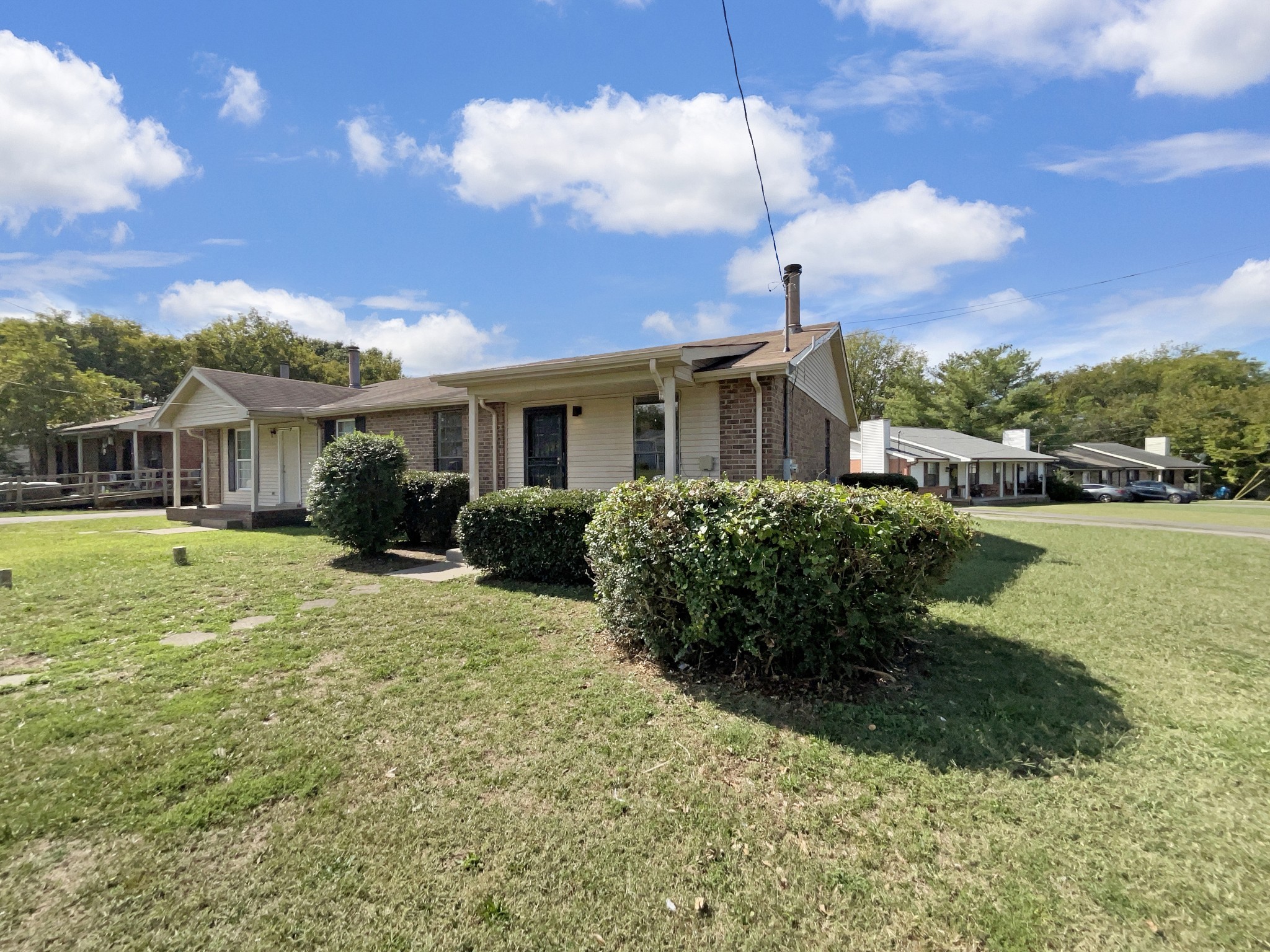 200 Fawnwood Court Property Photo 6