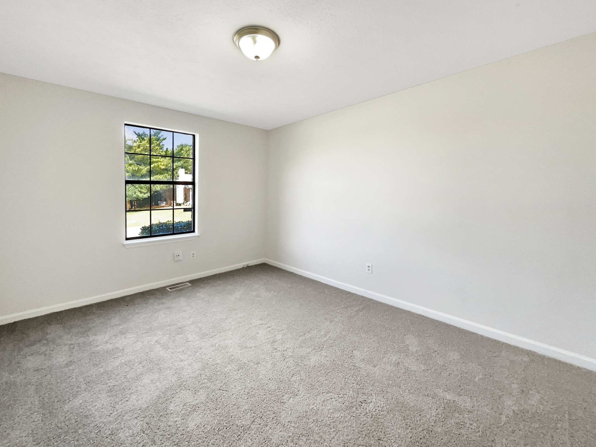 200 Fawnwood Court Property Photo 11