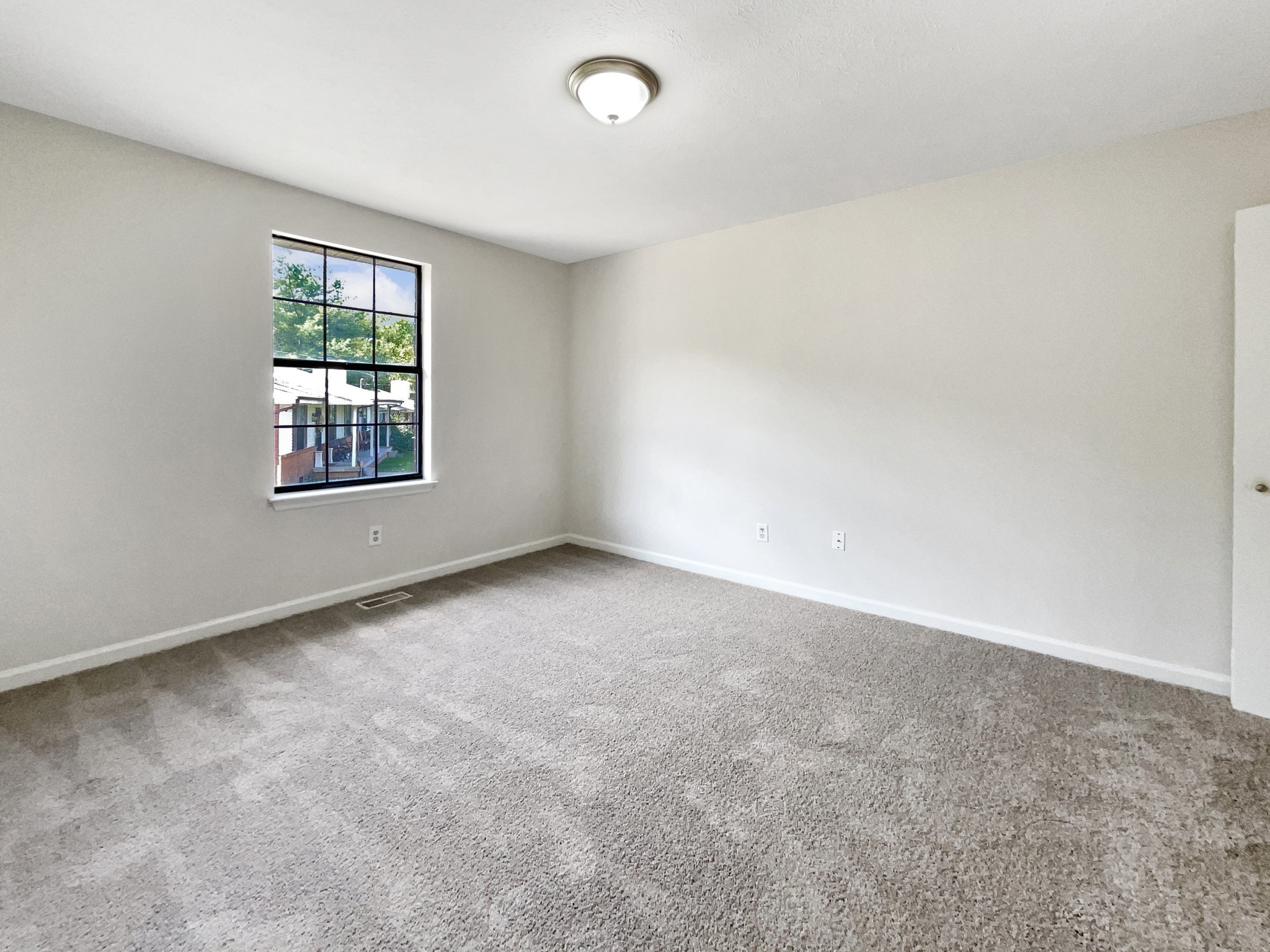 200 Fawnwood Court Property Photo 14