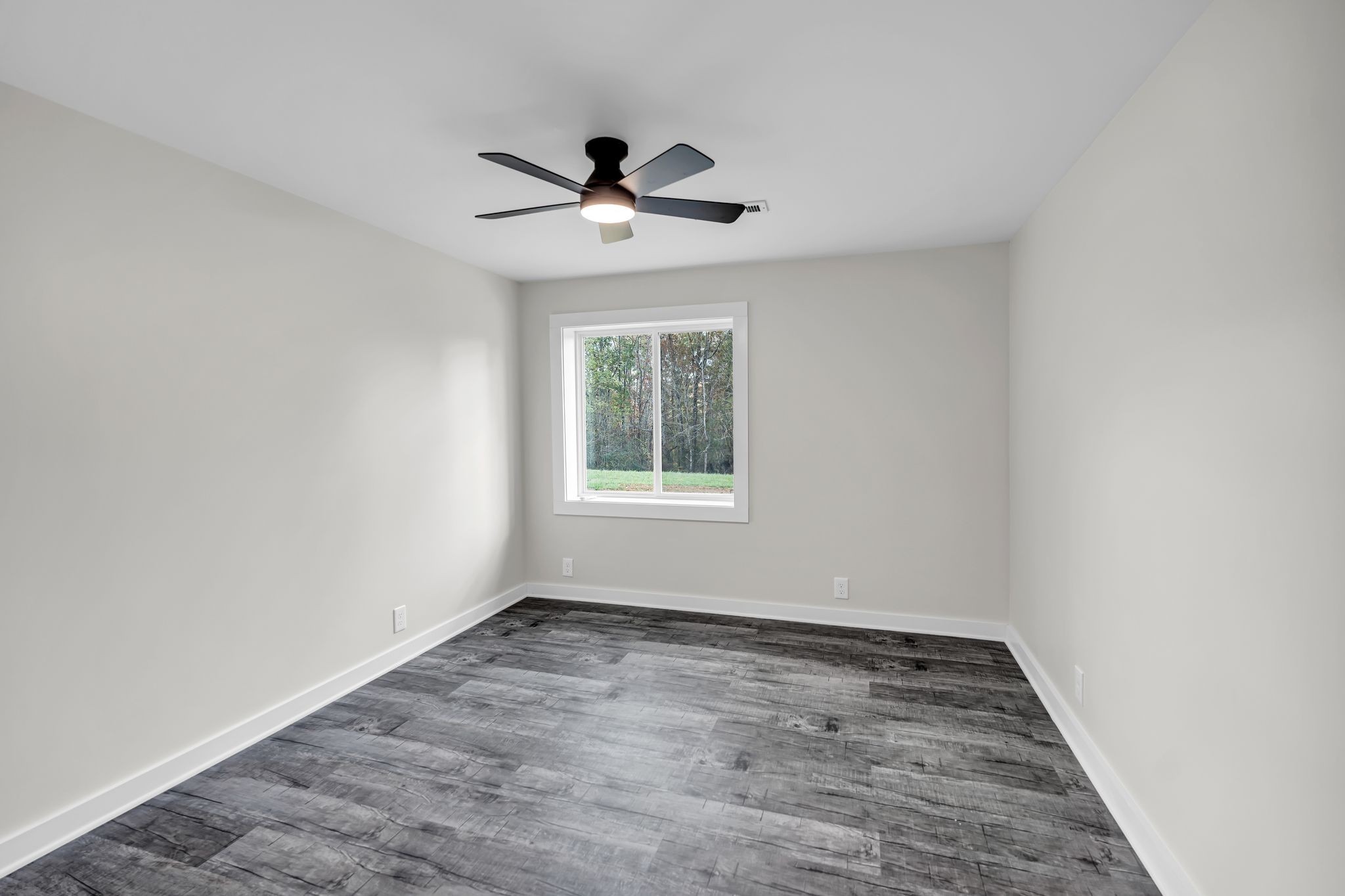 10 Grinnell Dr Property Photo 16