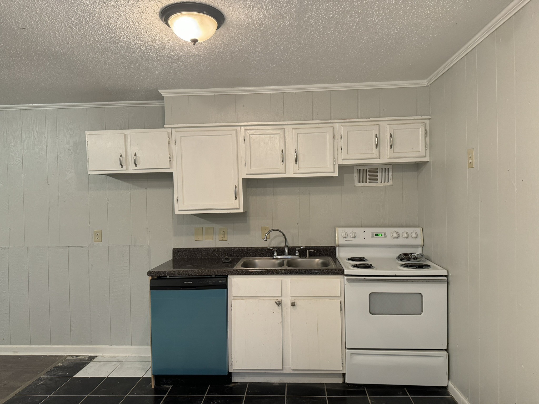 2523 Syon Dr Property Photo 25