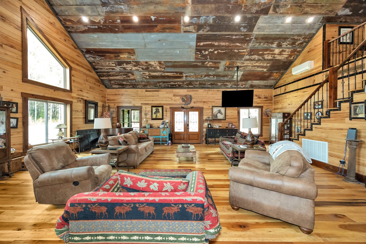 700 Kincaid Rd Property Photo 2