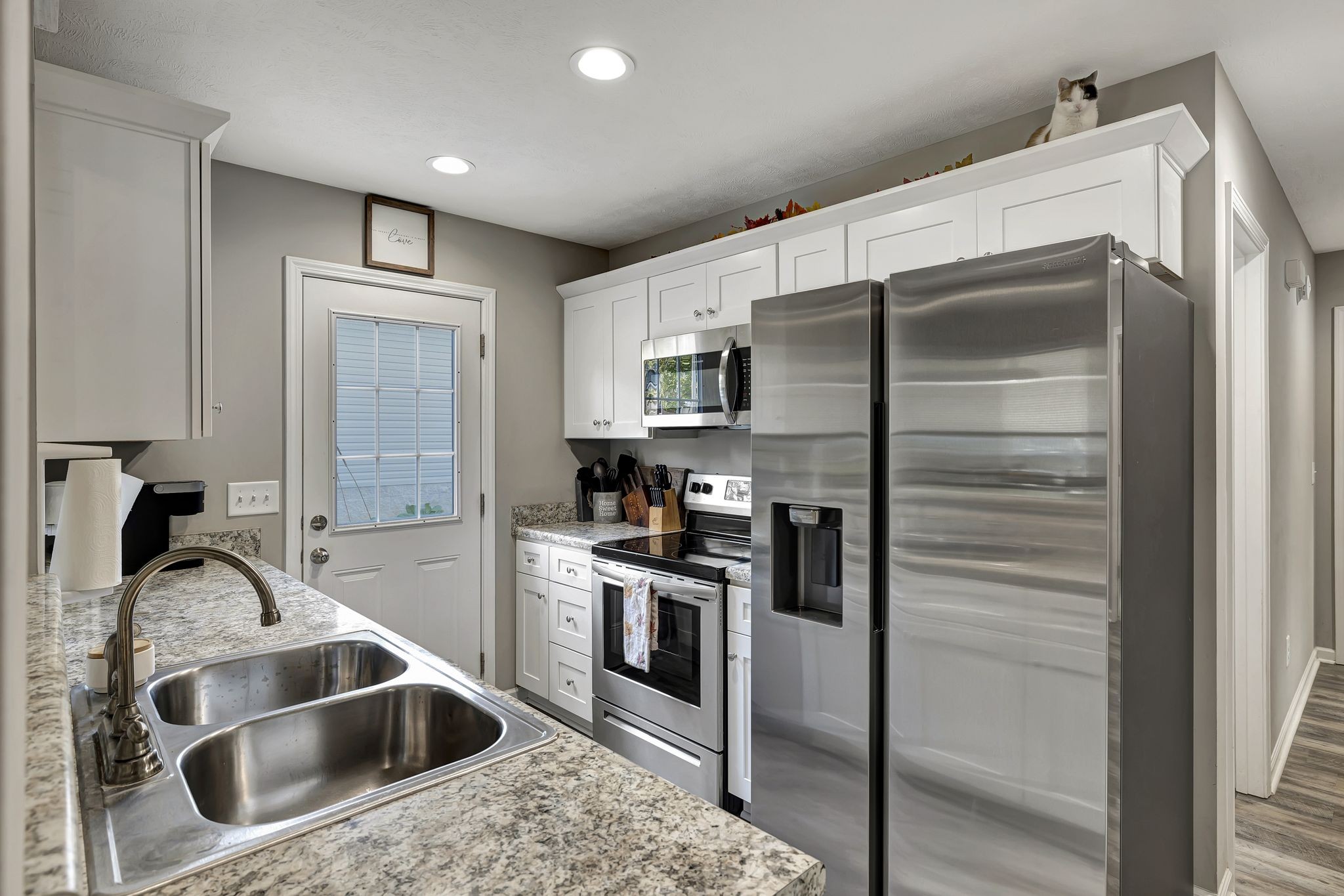 810 Liggett Ave Property Photo 11