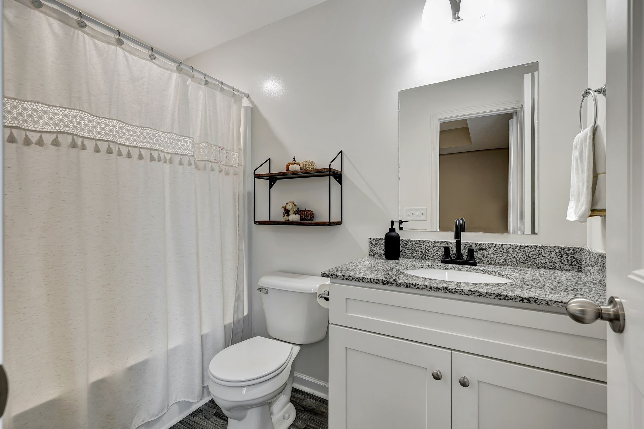 810 Liggett Ave Property Photo 15