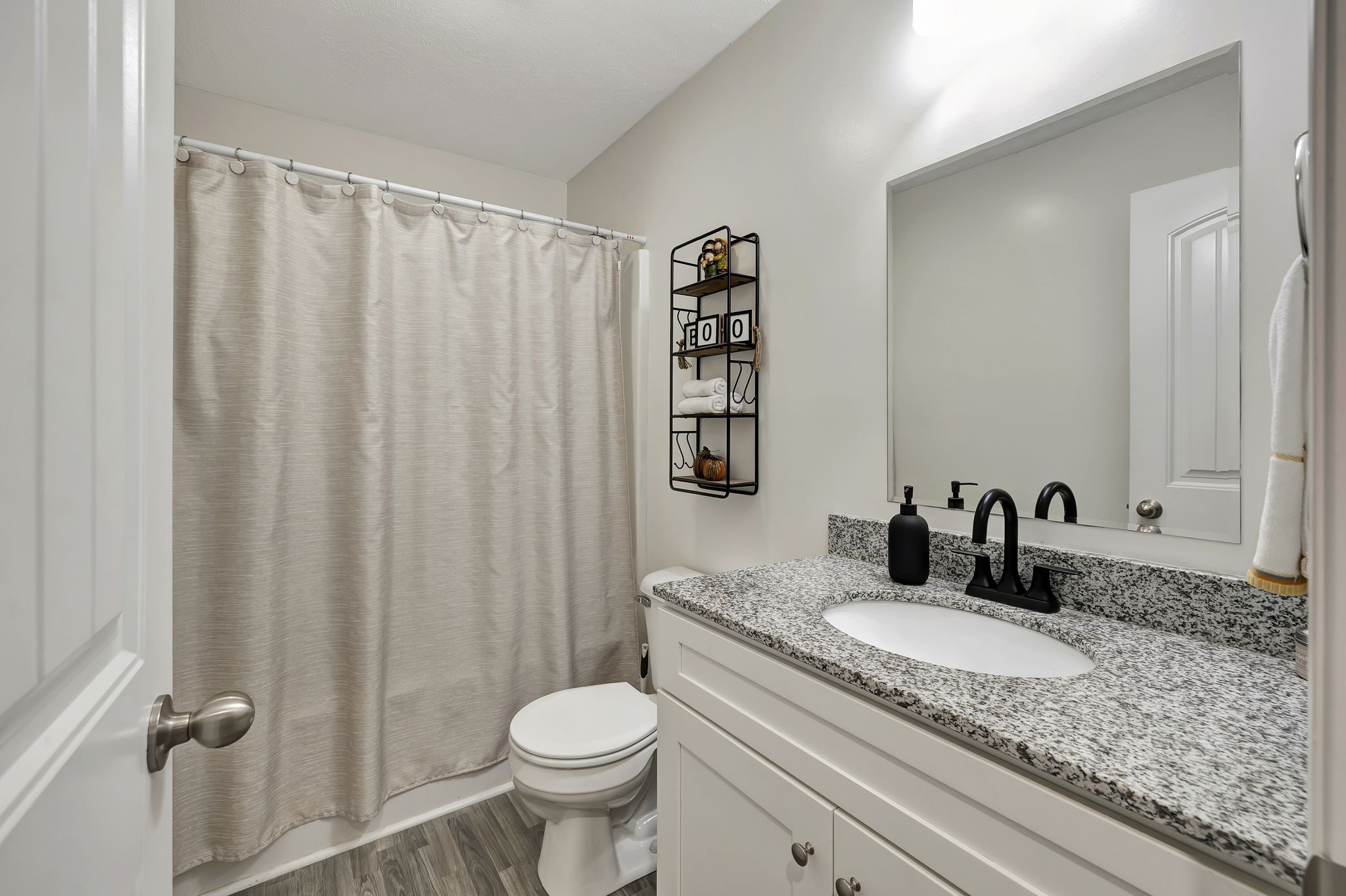 810 Liggett Ave Property Photo 19