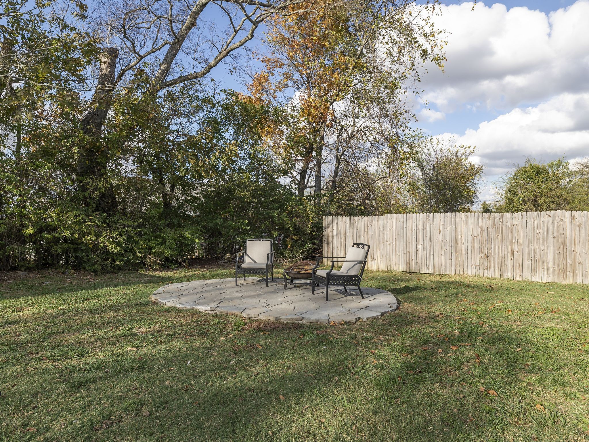 810 Liggett Ave Property Photo 23