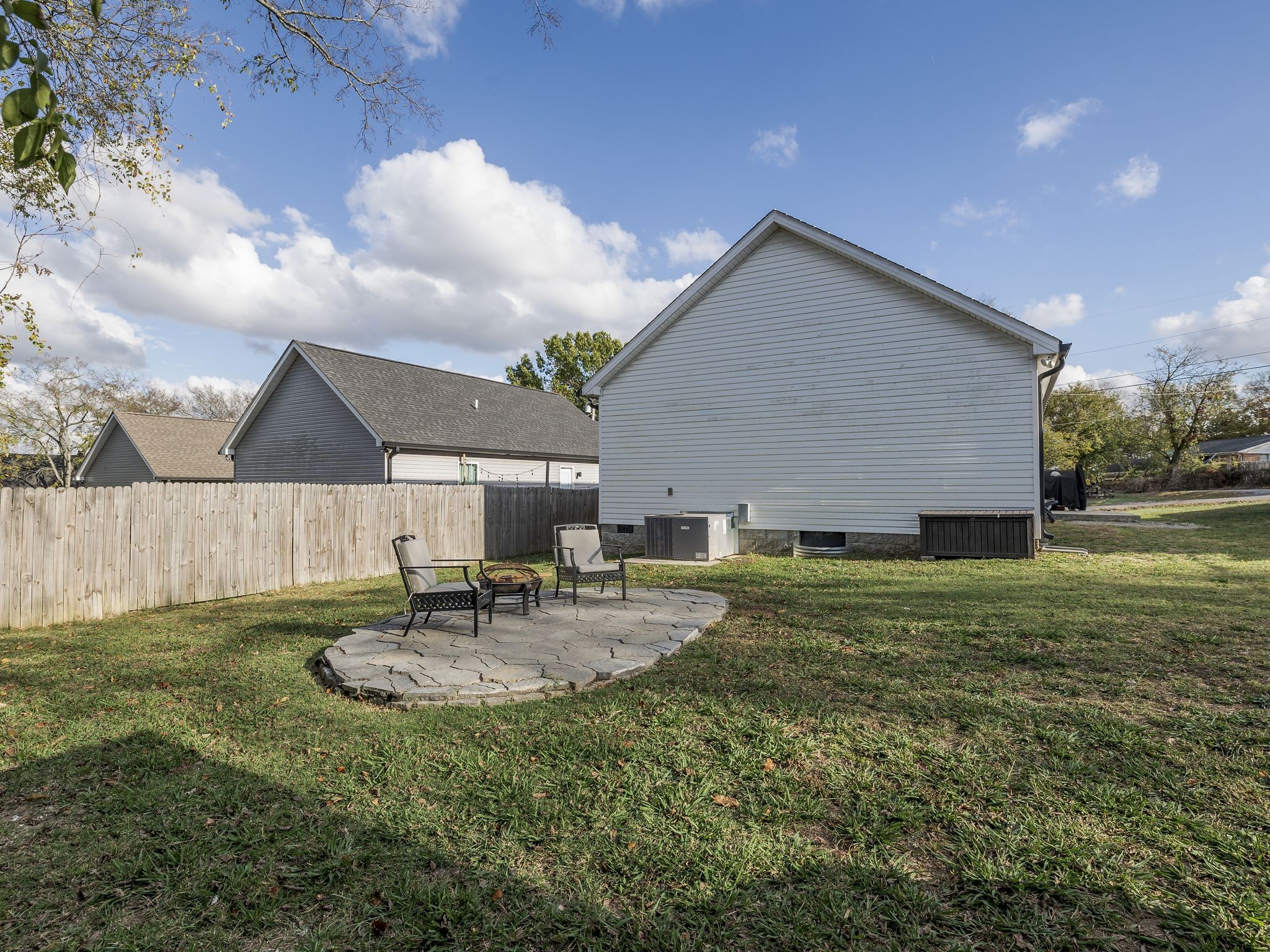 810 Liggett Ave Property Photo 25