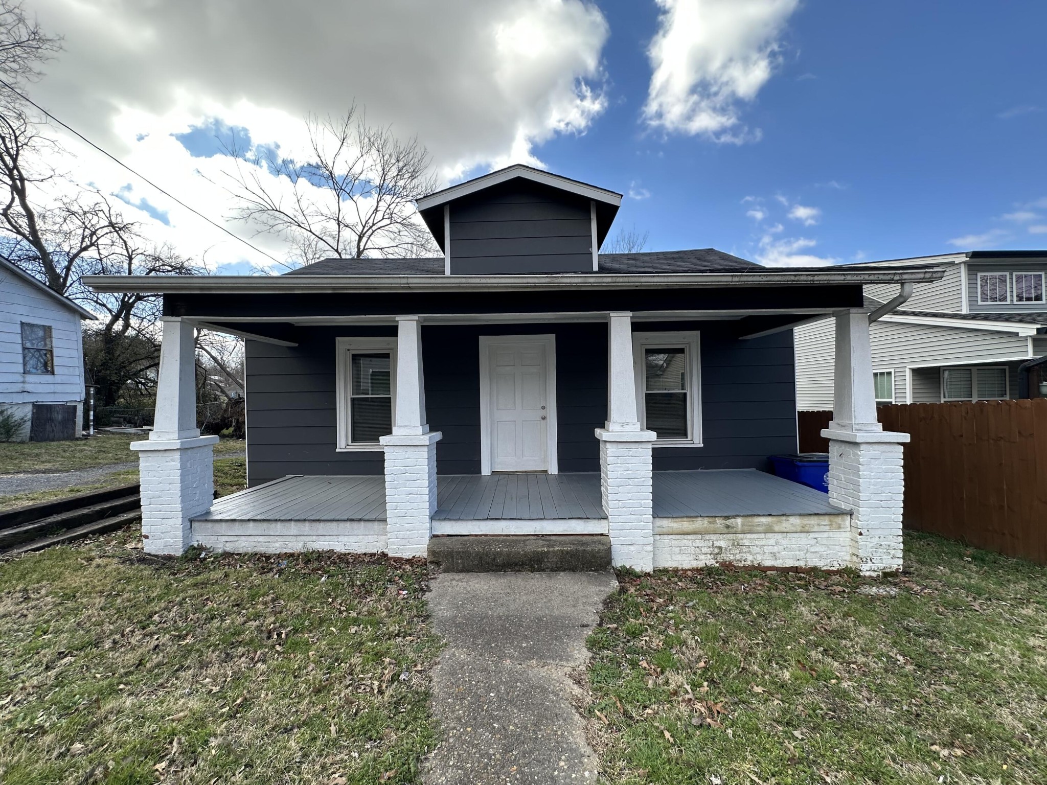 752 10th Street, Se Property Photo 1
