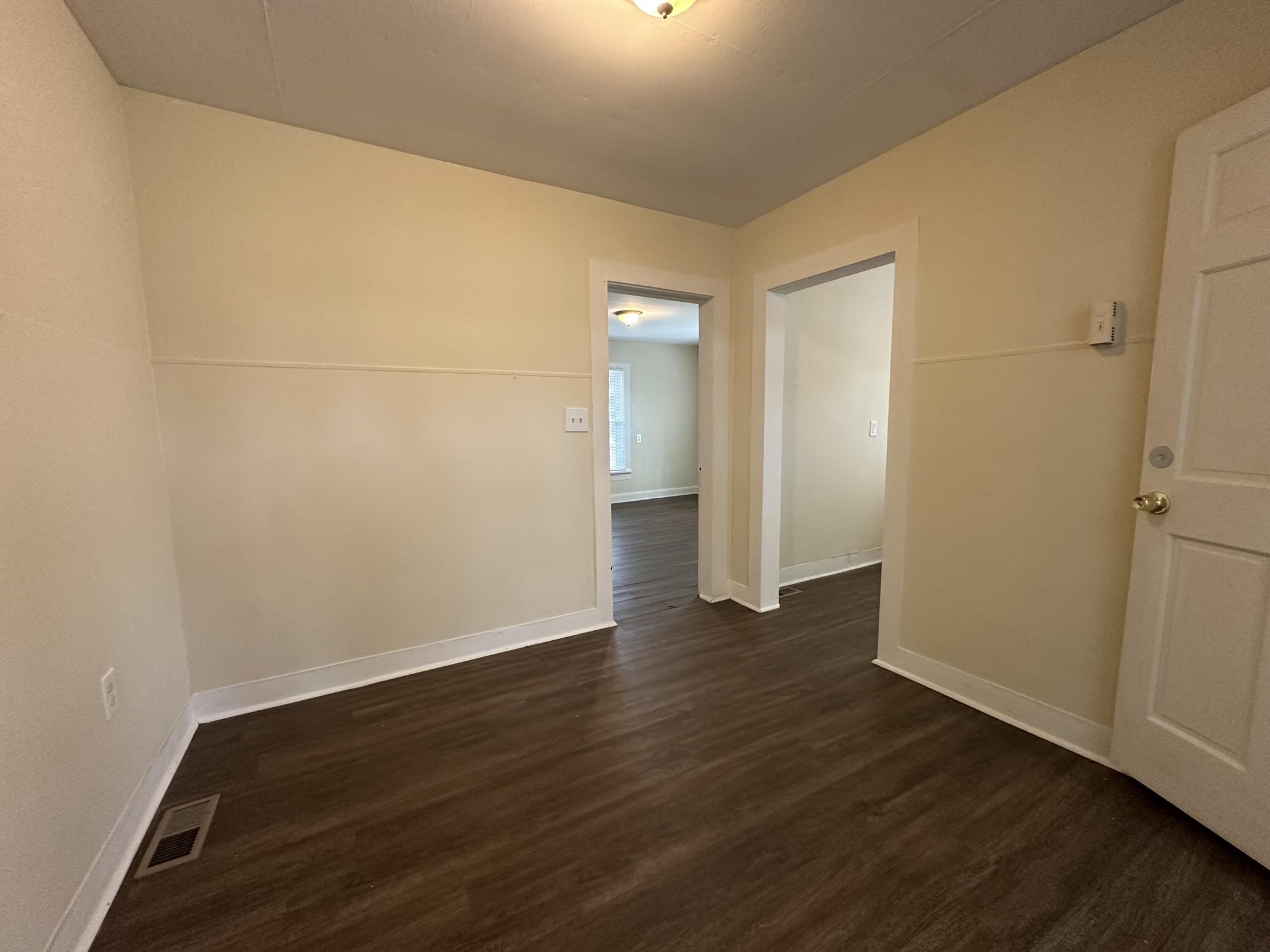 752 10th Street, Se Property Photo 5