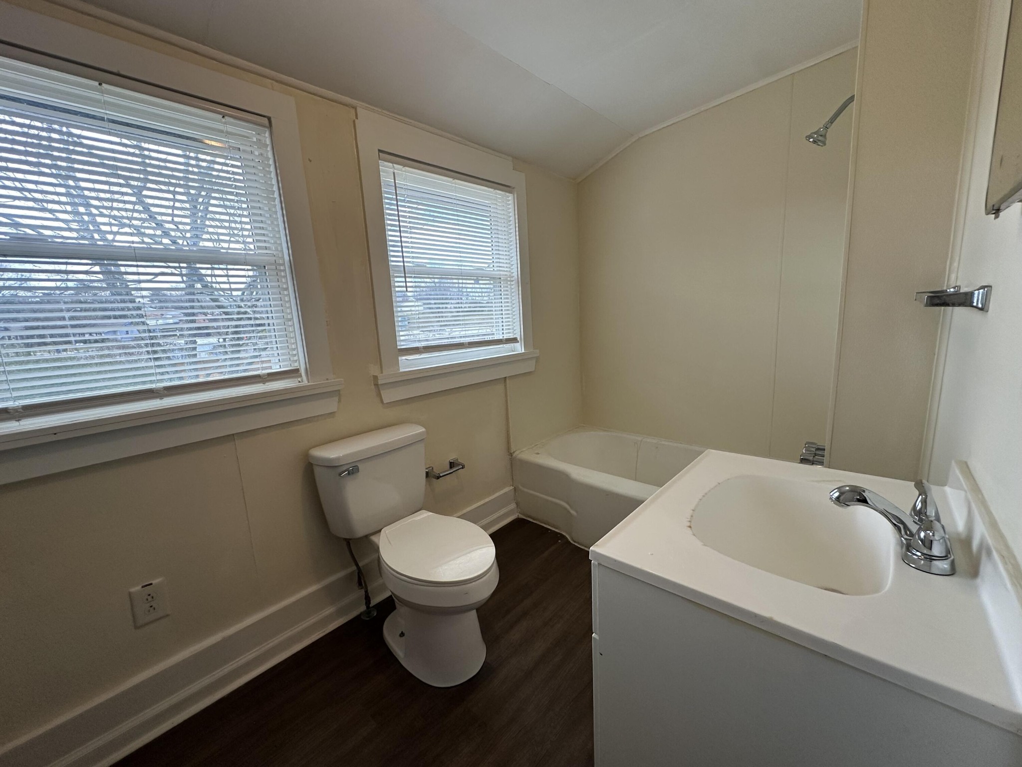 752 10th Street, Se Property Photo 7