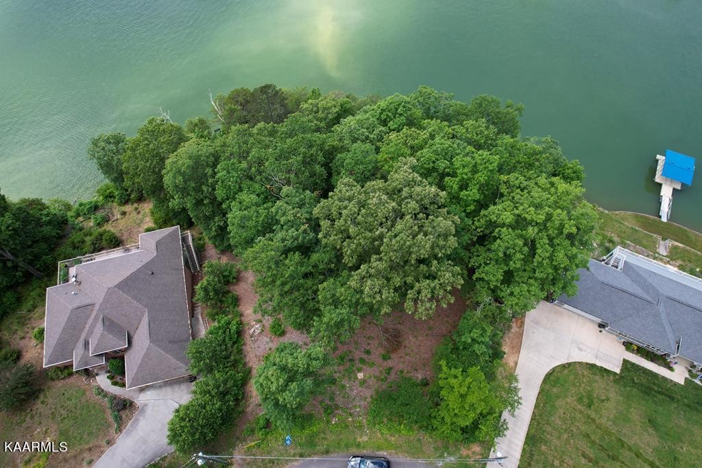 1147 Lakefront Place Property Photo 1