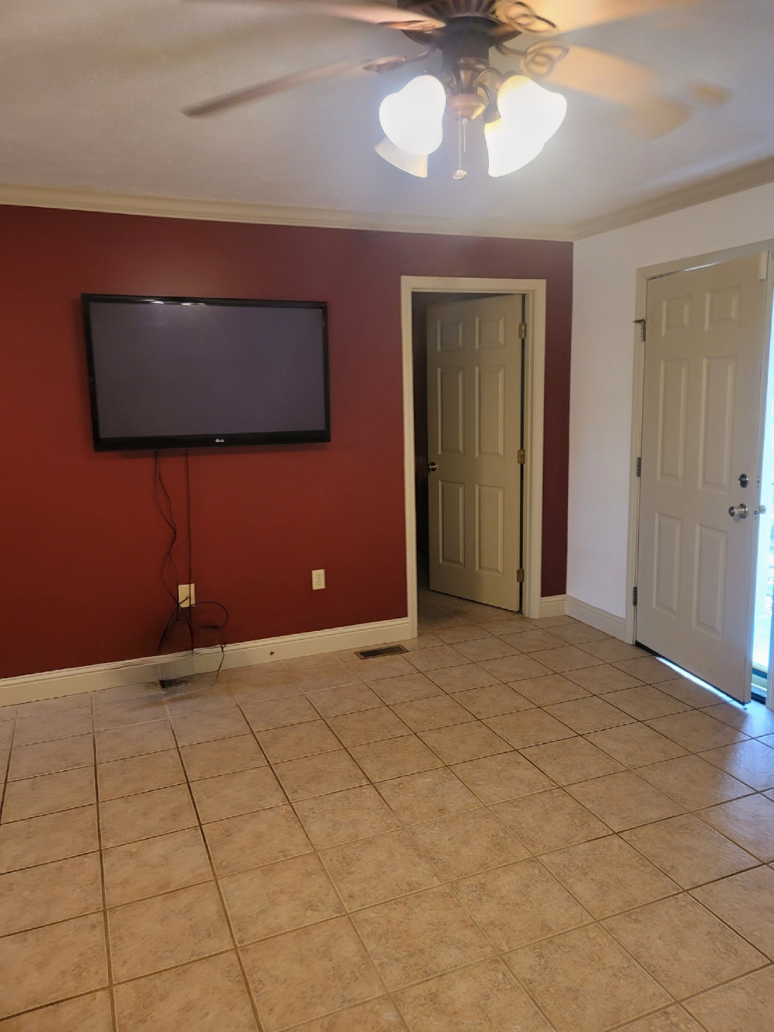 710 Woodlawn Shores Rd Property Photo 11