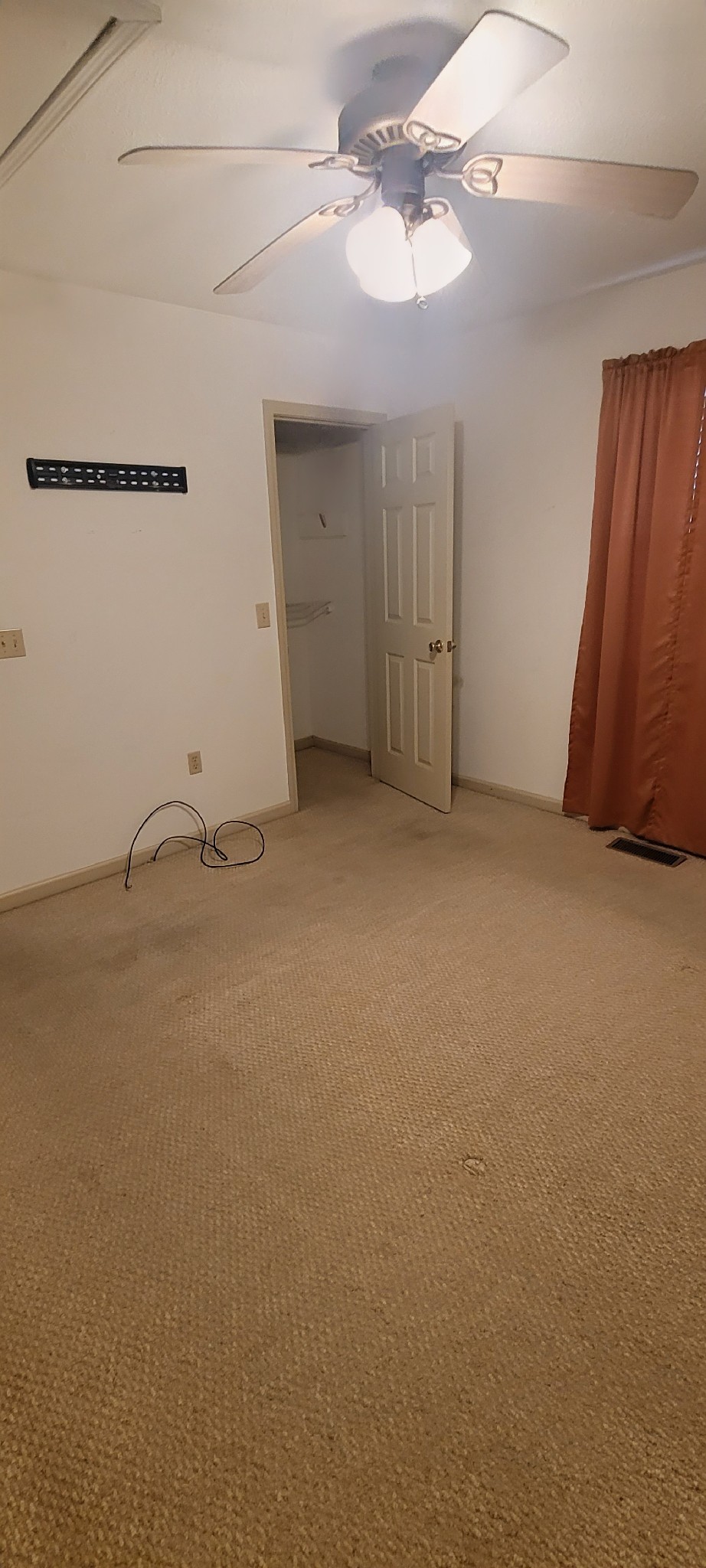 710 Woodlawn Shores Rd Property Photo 14