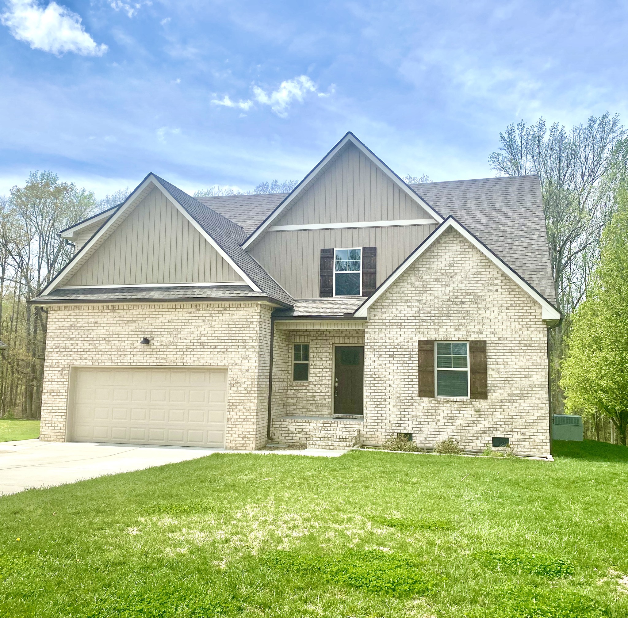 158 Briarwood Ln Property Photo 1