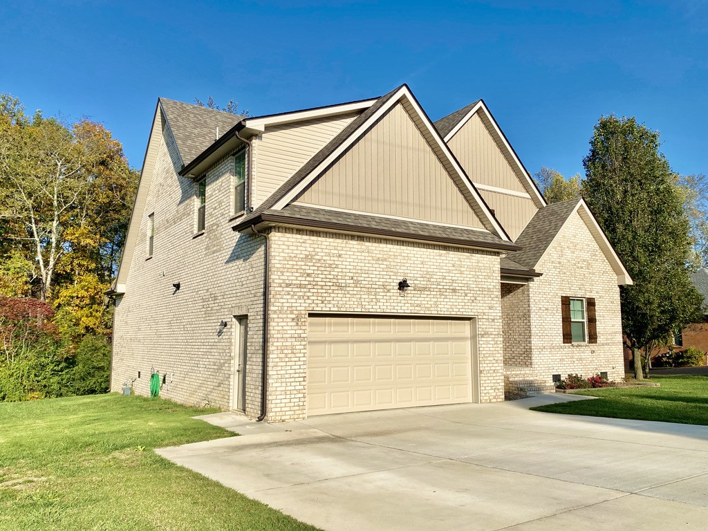 158 Briarwood Ln Property Photo 4