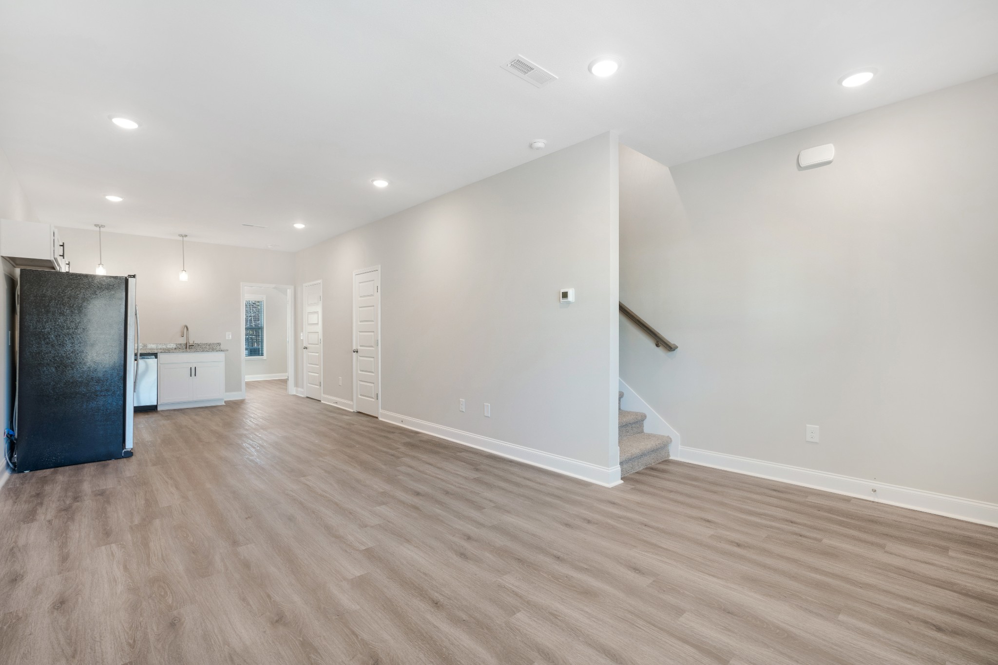 111 Oak St Property Photo 6