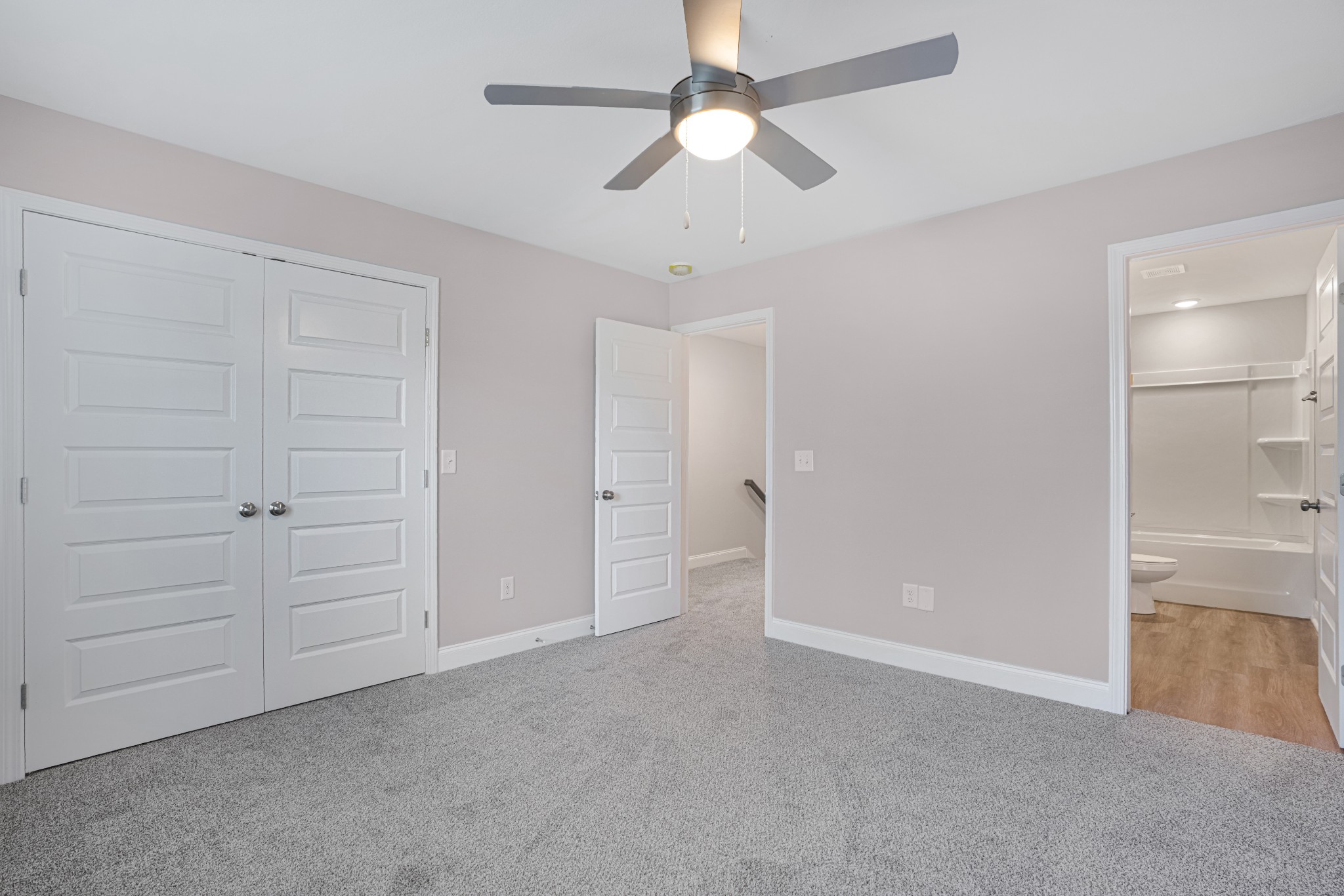 111 Oak St Property Photo 17