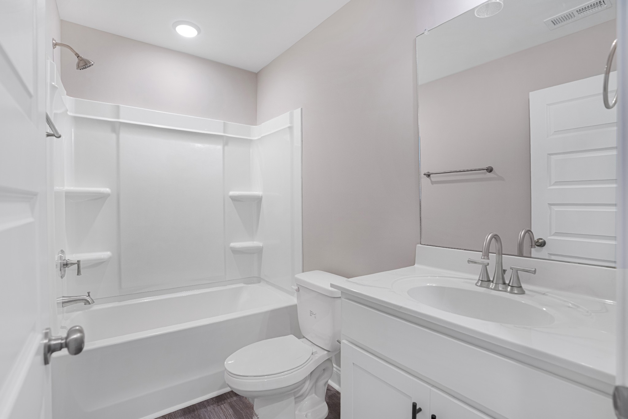 111 Oak St Property Photo 21