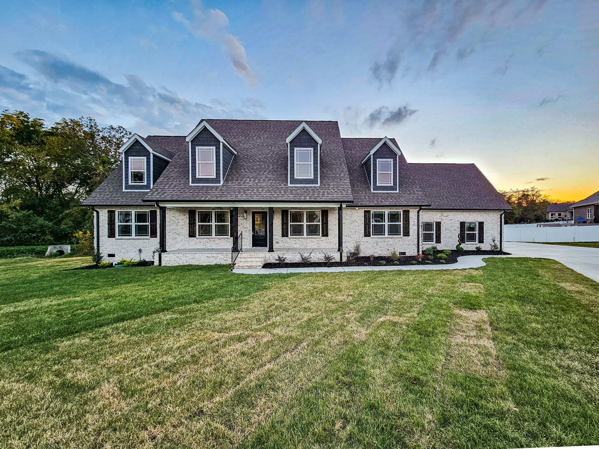607 Apple Blossom Trl Property Photo 4