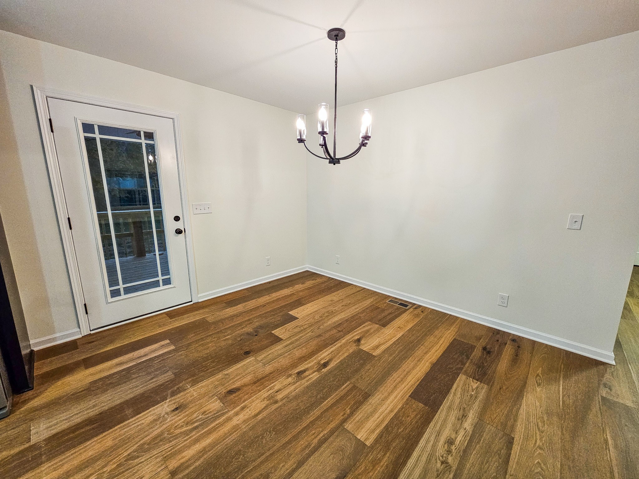 607 Apple Blossom Trl Property Photo 18