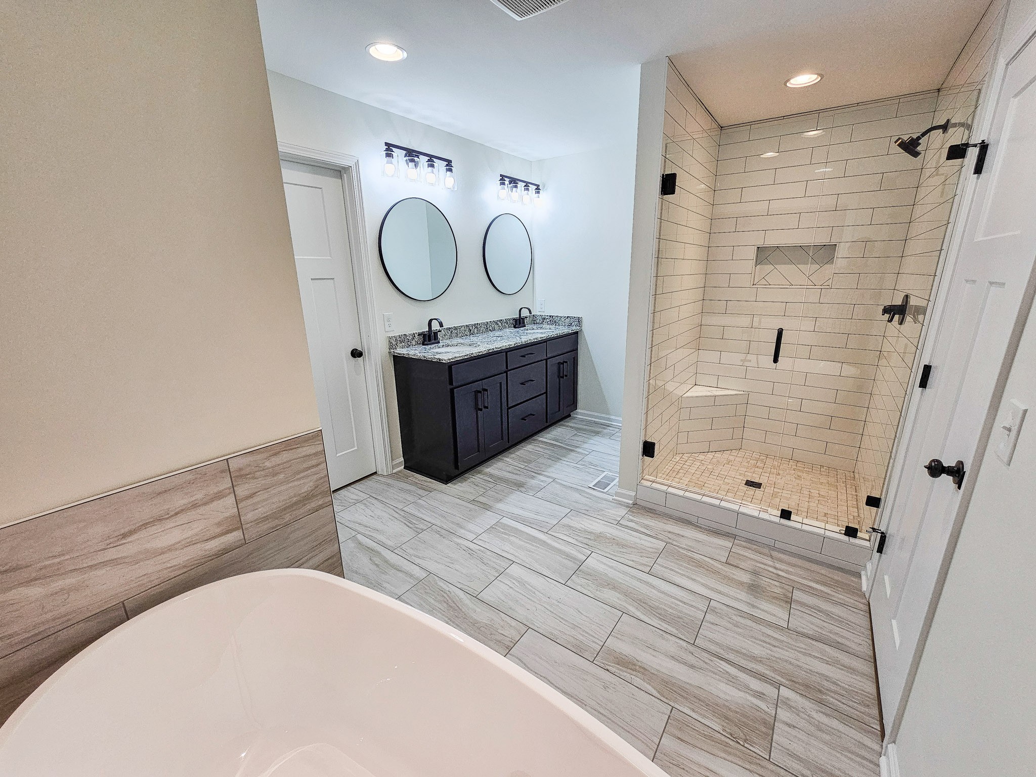 607 Apple Blossom Trl Property Photo 22