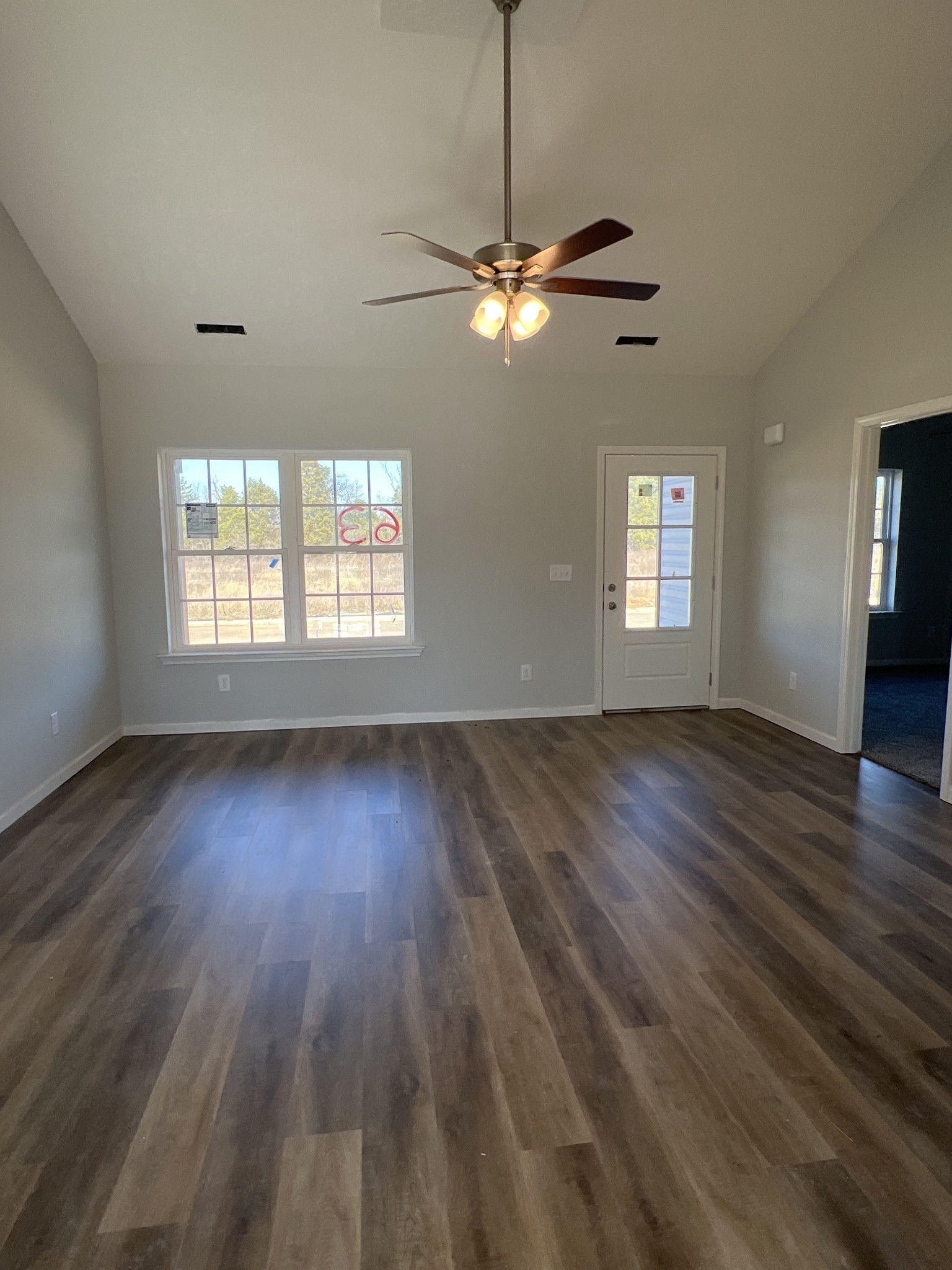 102 Hidden Circle Property Photo 5