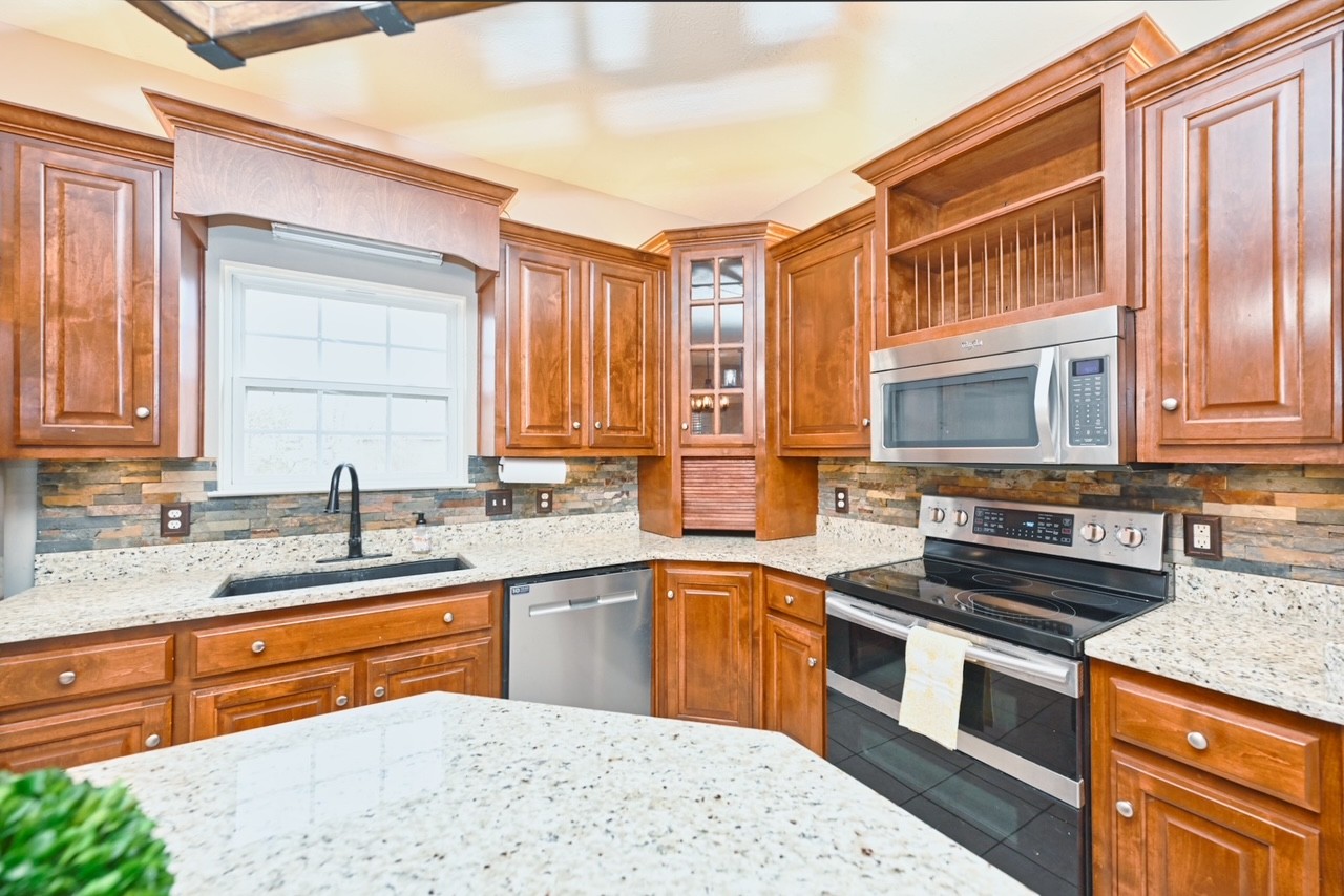 8003 Indian Ridge Blvd Property Photo 6