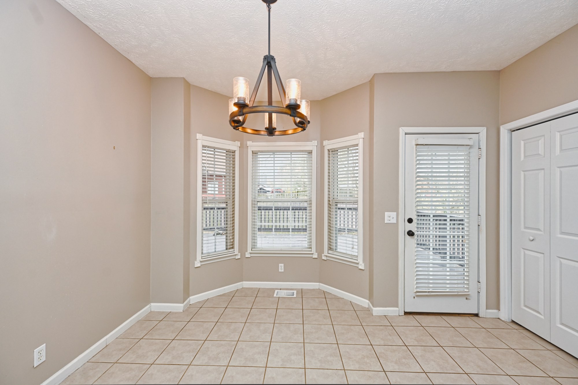 8003 Indian Ridge Blvd Property Photo 11