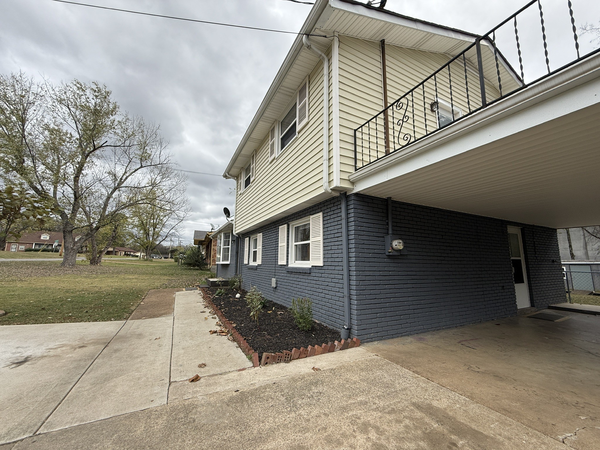 3240 Doverside Dr Property Photo 4